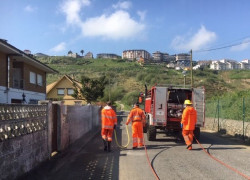  Agentes del Medio Natural y cuadrillas forestales del Gobierno de Cantabria desinfectan zonas rurales