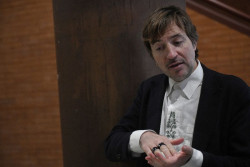 Albert Serra: "Es infantil y muy patético prohibir `Tardes de soledad`. No daña, es una cosa artística"