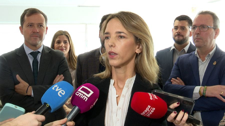 Álvarez de Toledo exige elecciones a Sánchez, el "número uno" de la "pirámide de corrupción y degradación institucional"