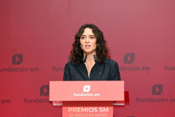 Ayuso dice que tuvo que ir escoltada en M&eacute;xico "hasta el avi&oacute;n" mientras Gobierno no le pregunt&oacute; ni "c&oacute;mo estaba"