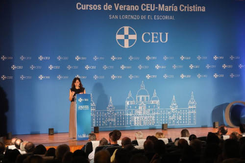 Ayuso duda de que los socios del Gobierno renuncien a sus "privilegios" y avisa de que "no hay que dar pasos en falso"