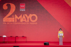 Ayuso encara el Dos de Mayo en un acto de nuevo sin representaci&oacute;n del Gobierno