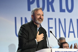 Azc&oacute;n (PP) advierte a Alegr&iacute;a (PSOE) de que "traicionar a Arag&oacute;n tiene un precio"