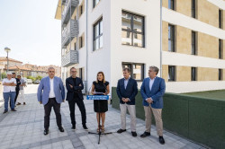 Buruaga inaugura las 19 viviendas protegidas de alquiler asequible construidas por el Gobierno en Reinosa