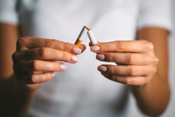 Cardiólogos advierten de que el tabaco "roba" 10 años de vida y es "uno de los principales enemigos" del corazón