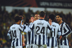(Cr&oacute;nica) La Real Sociedad golea y el Celta remonta para estrenarse en la Europa League