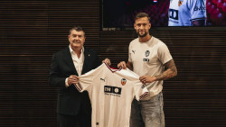 De Haas: "Venir al Valencia era dar un paso adelante en mi carrera"