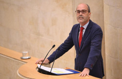  Debate.- PP defiende el trabajo "responsable" del Gobierno y censura el relato "apocal&iacute;ptico" de la oposici&oacute;n
