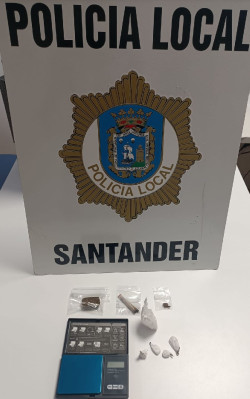 Detienen a una persona  en Santander por tener 9 gramos de coca&iacute;na y 10  hach&iacute;s