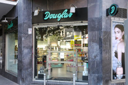 Douglas recorta su beneficio un 89% en sus primeros nueve meses, hasta 17,6 millones, y confirma previsiones