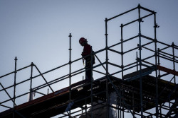 El absentismo volvi&oacute; a crecer en 2025 en Cantabria, donde un 5% de los trabajadores concentra el 45% de las bajas