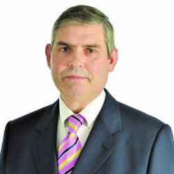 El alcalde de Solórzano defiende "la legalidad y transparencia" en el proceso de contratación en la Oficina Municipal