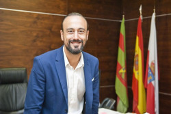  El alcalde de Torrelavega suspende su agenda por contacto con un posible contagiado