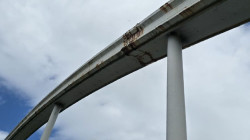 El Ayuntamiento de Torrelavega revisa "a fondo" las pasarelas de La Viesca y Ganzo