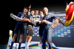 El espa&ntilde;ol Benjam&iacute;n Noval hace doblete de oro j&uacute;nior con la prueba en ruta
