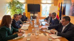 El Gobierno concede nuevas ayudas a transportistas y valora subvenciones directas por el impacto de la guerra