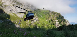  El helic&oacute;ptero rescata en Camale&ntilde;o a un senderista vasco de 76 a&ntilde;os con esguince en la pierna