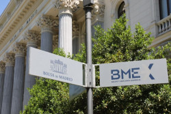 El Ibex 35 renueva máximos históricos y consolida los 16.700 puntos, tras la decisión de la Fed