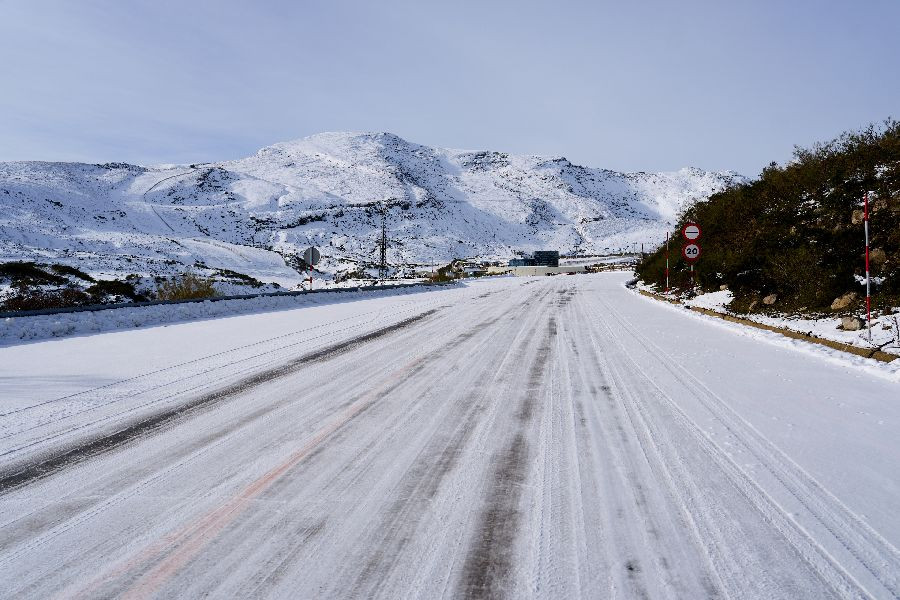 El invierno irrumpe este domingo con lluvias, nieve y un fuerte descenso de las temperaturas en 14 provincias