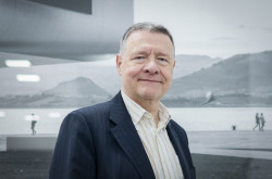 El manifiesto de Jordi Sevilla pide un "cambio de rumbo pol&iacute;tico" en el PSOE al que culpa del auge de la extrema derecha