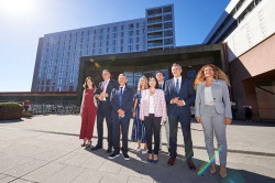 El Ministerio de Sanidad invertir&aacute; m&aacute;s de 17 millones en 19 equipos de alta tecnolog&iacute;a para Cantabria, 17 en Valdecilla