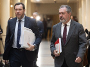 El PP recibe a &Oacute;scar Puente en el Senado con gritos de "dimisi&oacute;n"
