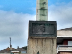 El PSOE de Santo&ntilde;a admite ahora mantener el `Monumento a Carrero Blanco` 