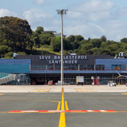 El Seve Ballesteros-Santander fue el quinto aeropuerto m&aacute;s puntual este verano, seg&uacute;n AirHelp