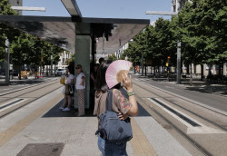 Espa&ntilde;a registrar&aacute; hoy estabilidad, con hasta 35&ordm;C en el sur, noches tropicales y aviso por olas en Canarias