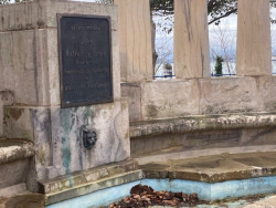 Extrañi y Grau.  Por Carlos Magdalena