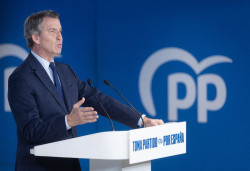 Feij&oacute;o destaca entre los "fracasos" de S&aacute;nchez la migraci&oacute;n y proteger a j&oacute;venes, familias y mujeres: "Es insultante"