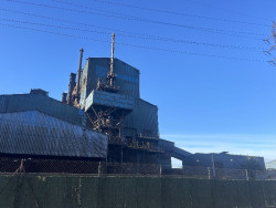  Ferroatl&aacute;ntica opera con un horno tras el incendio, que solo ha afectado al recinto del transformador