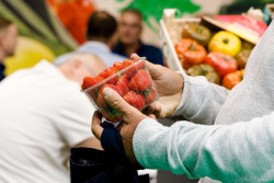 Fresas, fresones, naranjas, limones, huevos y pescado disparan sus precios en el &uacute;ltimo a&ntilde;o