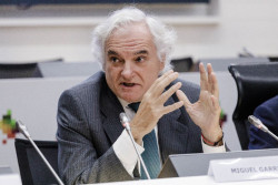 Garrido (CEOE) pide elecciones a un Gobierno "rodeado de corrupción" y "enfangado", que "daña la imagen internacional"