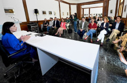 Gema Igual, "debemos ser m&aacute;s prudentes, aunque el Ayuntamiento de Santander no tiene ninguna responsabilidad en el mantenimiento de las pasarelas.
