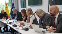 Gobierno y sindicatos  acuerdan  35 horas y por qu&eacute; no por la misma regla de tres 30 horas