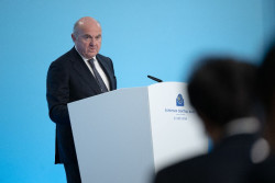 Guindos (BCE) recuerda a los gobiernos el car&aacute;cter "transitorio" del `shock` por la guerra en Ir&aacute;n