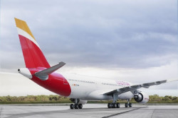 IAG dispara un 77% su beneficio hasta marzo, con 301 millones, pero rebaja previsiones por Oriente
