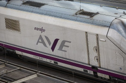Interrumpidos los trenes de Alta Velocidad entre M&aacute;laga y Antequera por desprendimientos en &Aacute;lora