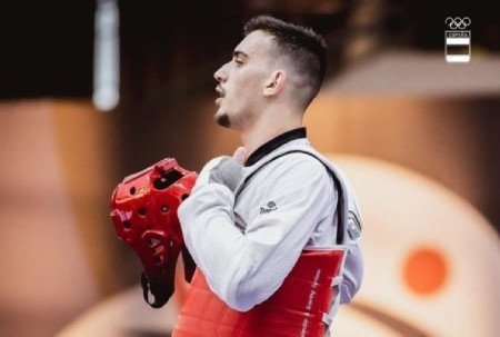 Iv&aacute;n Garc&iacute;a se cuelga la plata en el estreno del Europeo de taekwondo