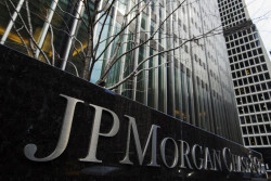 JP Morgan apunta a materias primas, infraestructuras e inmobiliario para resistir a la inflaci&oacute;n