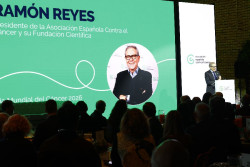 La AECC impulsa un modelo de atenci&oacute;n integral que busca situar a la persona con c&aacute;ncer "por encima de todo"