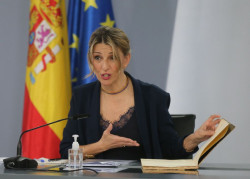 La comunista de Sumar eleva el SMI a 1.221 euros desde el 1 de enero