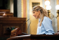La comunista D&iacute;az subir&aacute; m&aacute;s el SMI que producir&aacute; m&aacute;s paro pero no la importa