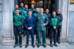 La Guardia Civil forma a especialistas del GREIM con travesías, rutas y ejercicios de espeleología en Ramales