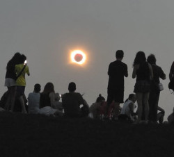  La observaci&oacute;n del eclipse se desarroll&oacute; "con normalidad y sin incidencias destacables", seg&uacute;n el Gobierno
