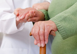 La pobreza afecta m&aacute;s a los mayores c&aacute;ntabros que la soledad, seg&uacute;n UNATE
