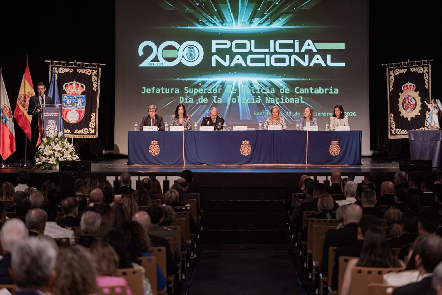 La Polic&iacute;a Nacional celebra su festividad arropada por autoridades de la regi&oacute;n