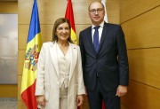 La presidenta de Cantabria y el embajador de Moldavia en Espa&ntilde;a acuerdan estrechar la colaboraci&oacute;n entre territorios