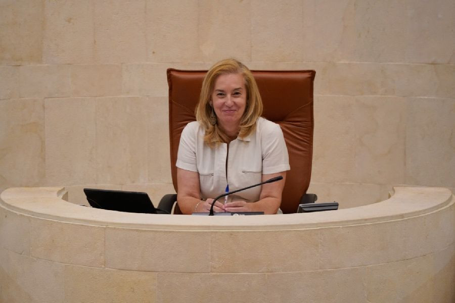 La presidenta del Parlamento c&aacute;ntabro participar&aacute; en la reuni&oacute;n de la CALRE en Tenerife